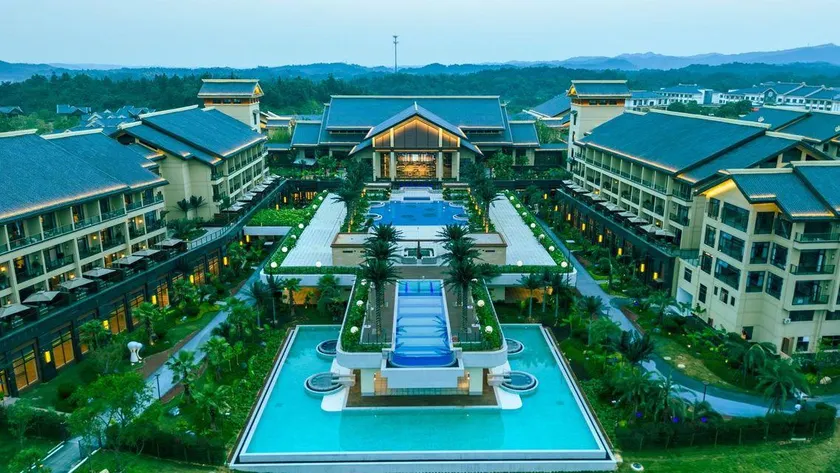 XinYu  Fairy Lake Tianmu Hot Spring Resort Hotel - Image 1