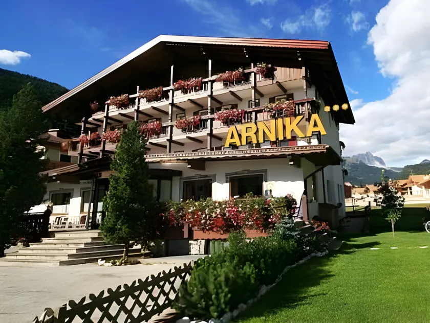 Hotel Arnika - Image 1