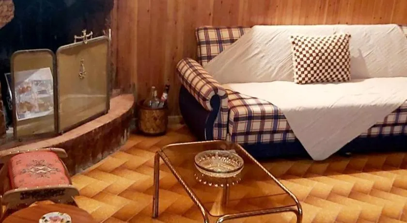 The log house in the village - Image 1