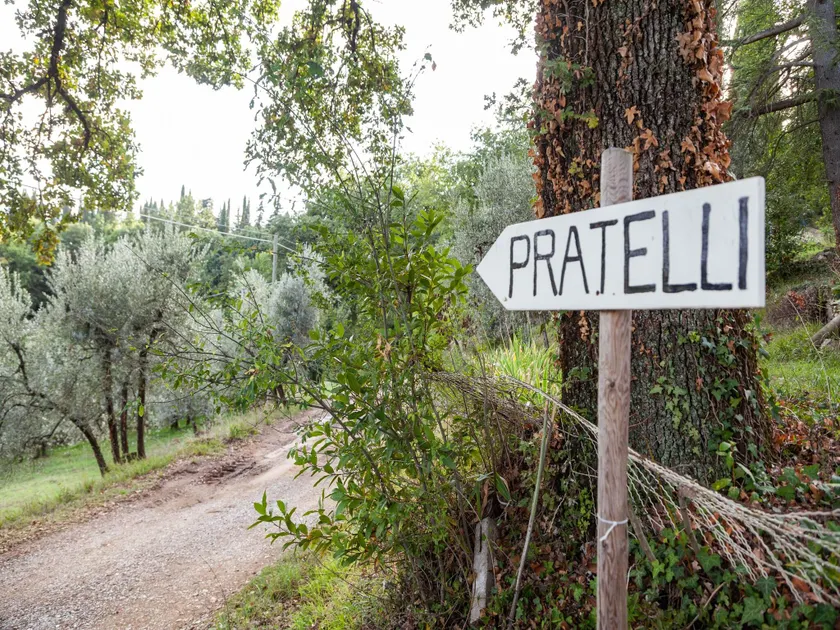 Rustic Getaway in Tuscan Hills - Image 1
