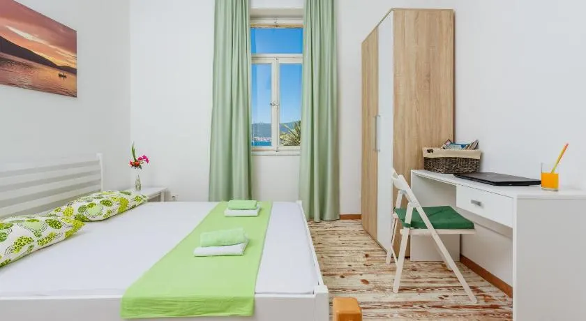 Riva Guesthouse - Image 1