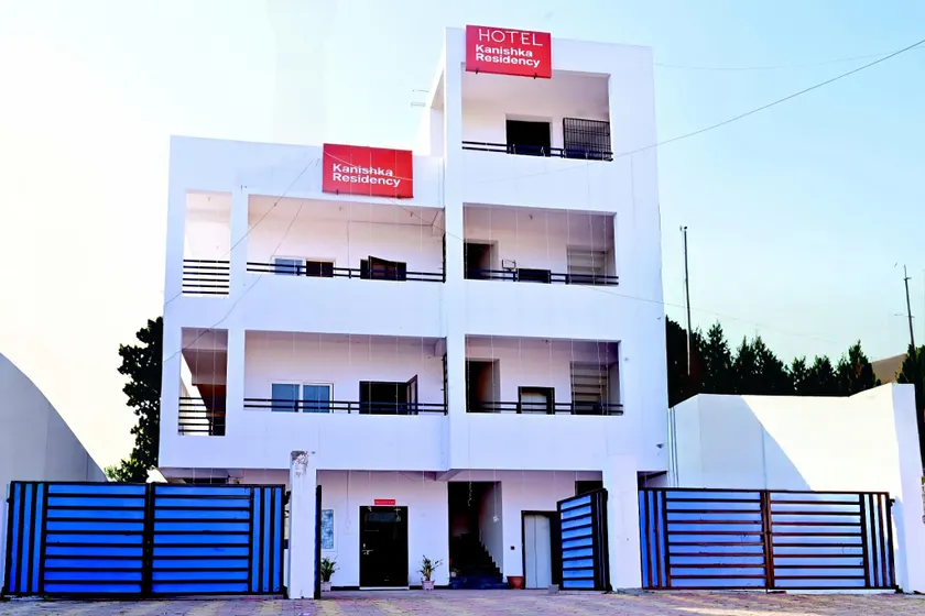 Hotel kanishka residency - Image 1