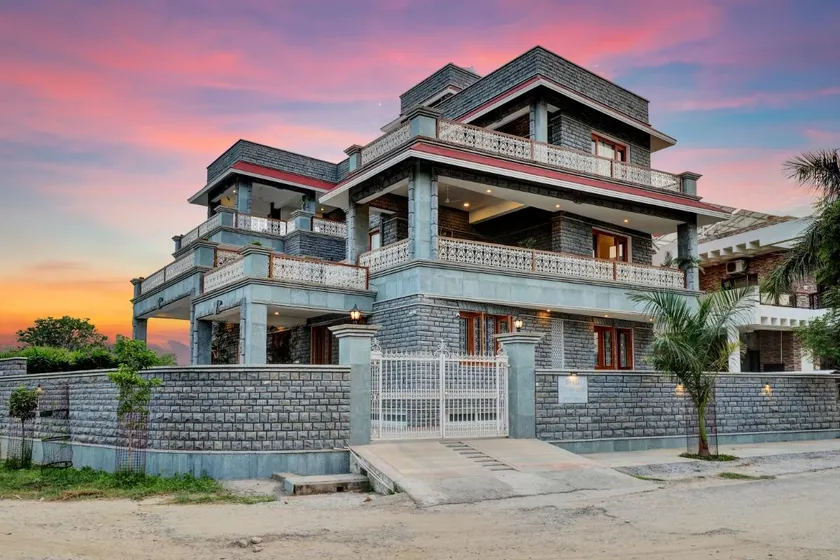 Shree Deogarh Niwas - Image 1