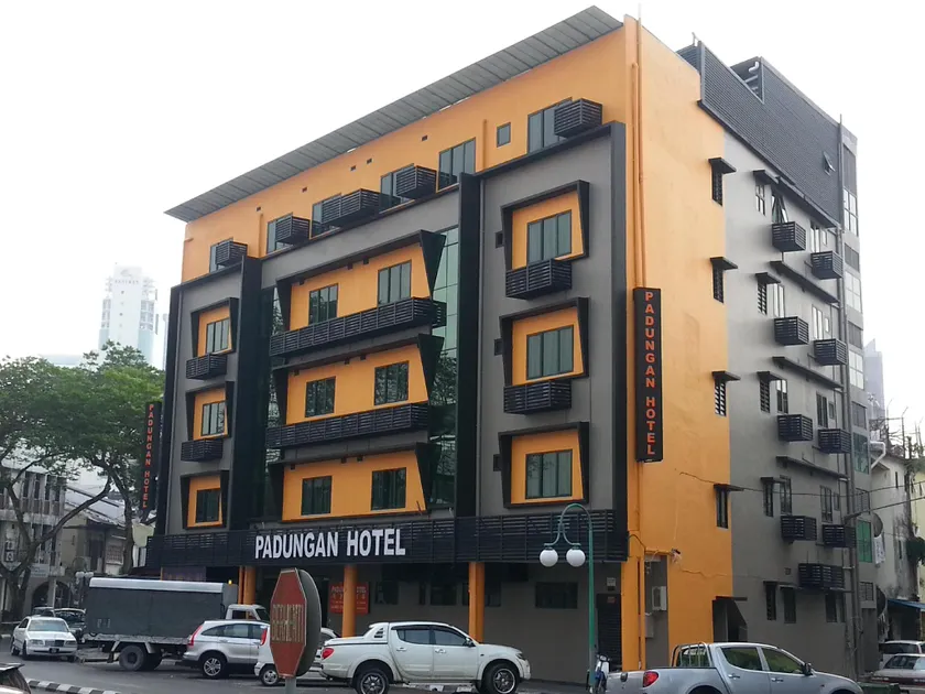 Padungan Hotel - Image 1