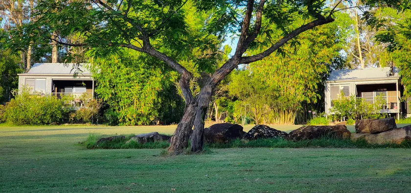 Tuckeroo Cottages & Gardens - Blue Wren & Kookaburra - Image 1