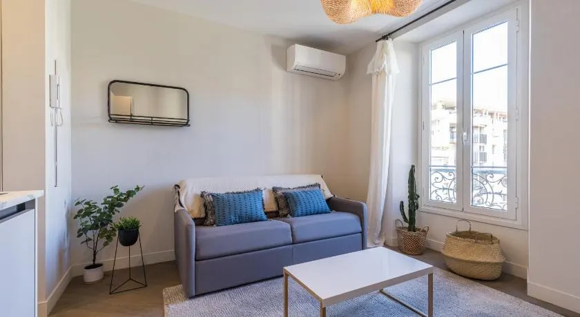 2 BAVASTRO - Beau 2 pieces lumineux et cosy - Climatise - Image 1