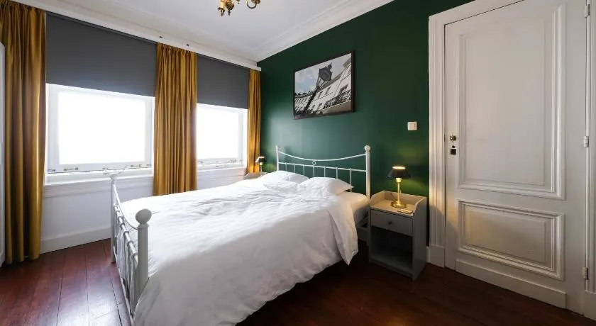 Your homestay in a bibliophile mansion - Image 1