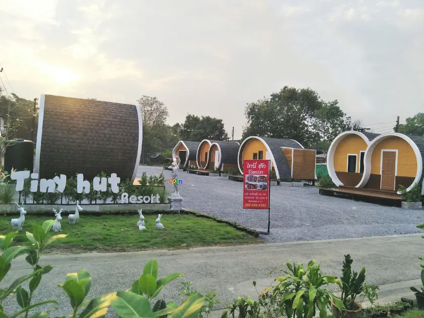 Tiny hut resort - Image 1