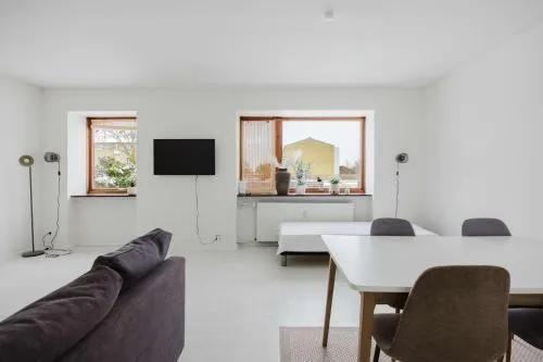 Expat Stay Stylish Long Term Flat - Image 1