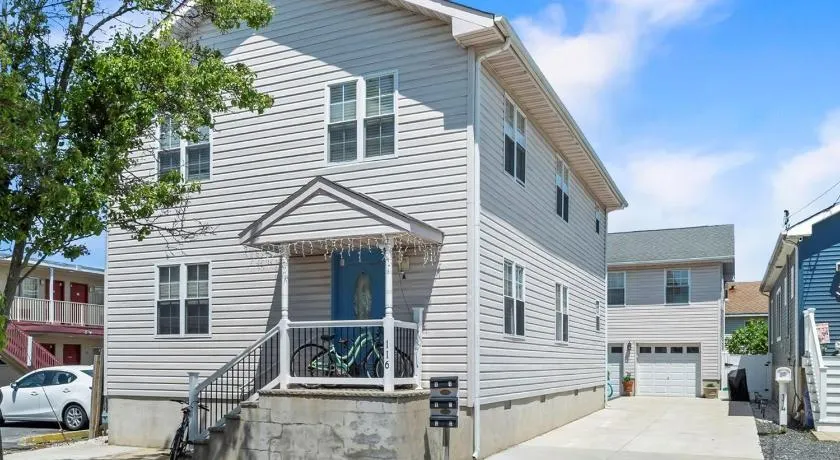Seaside Serenity boho chic 3-Bedroom Shore condo 2 blocks to the beach and boardwalk - Image 1