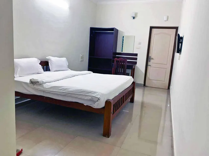 Fanateer Mall Lodge Ujire - Image 1