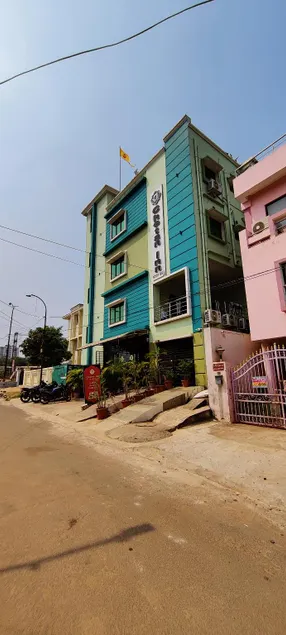 CHETAN INN HOTEL - Image 1
