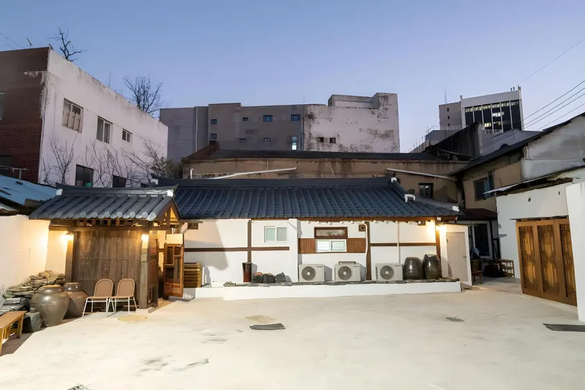 Hanok 1942 - Image 1