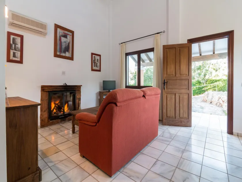 Outdoor Ibipozo Retreat with Pool - Image 1