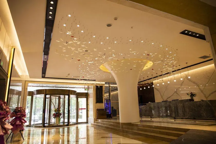Huaqiang Hotel - Image 1