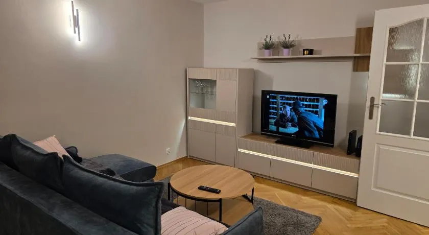 Apt Ochota Sierpinskiego - Apartamenty Wypoczynkowe - Image 1