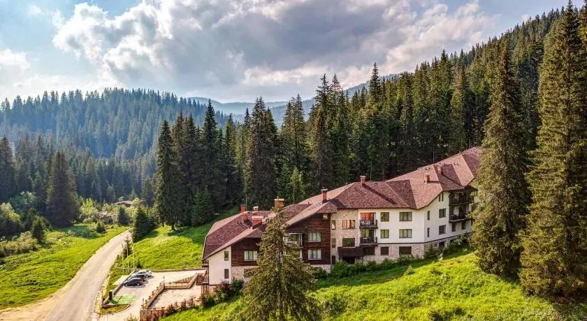 Alpine Relax free spa & pool - Image 1