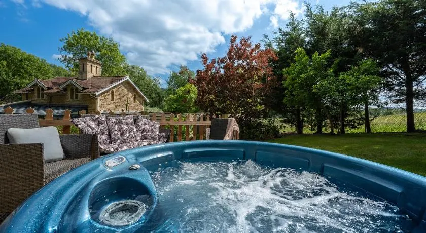Lavender Lodge - Image 1