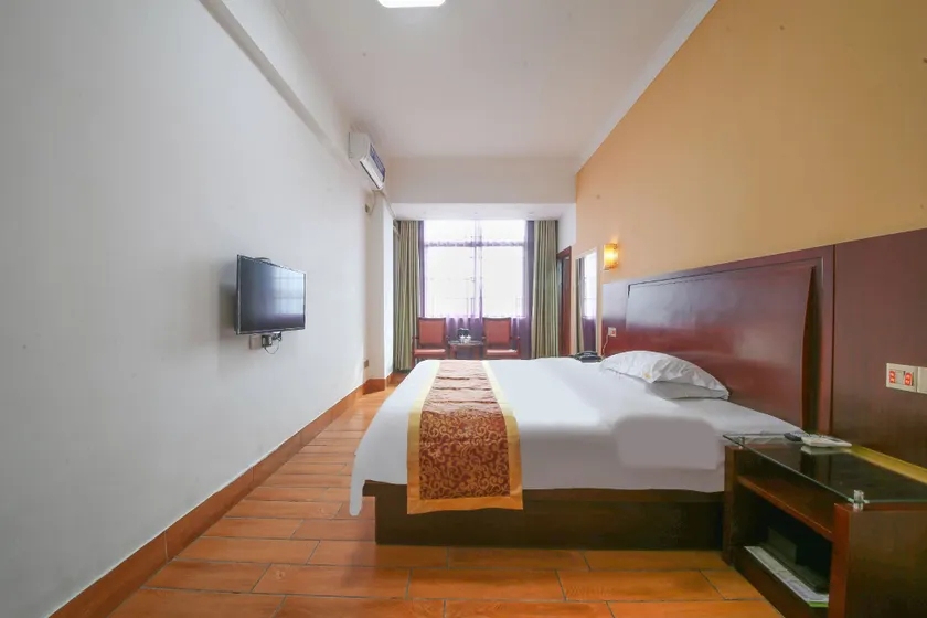 Changjiang Jinlan Island Hotel - Image 1