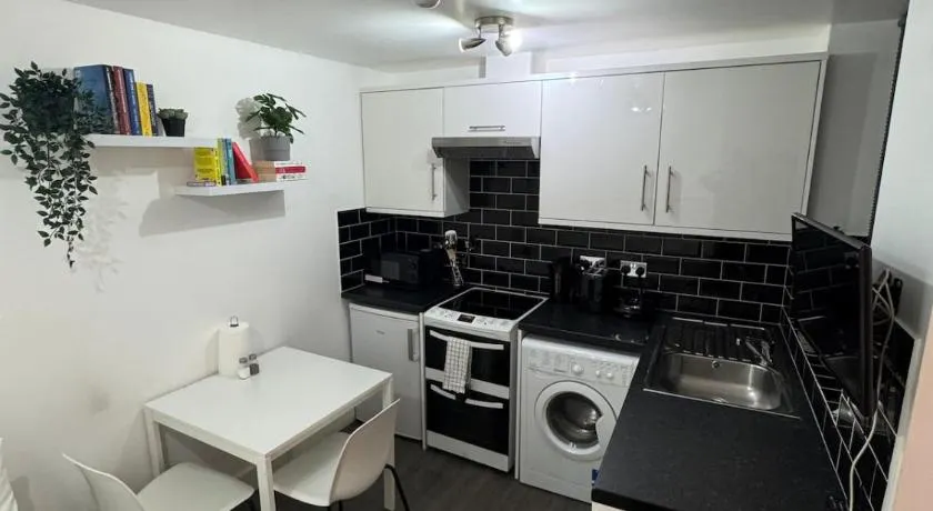 Modern Studio Flat by Belsize Park Station - Image 1