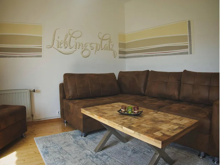 Apartment with mountain view - Image 1