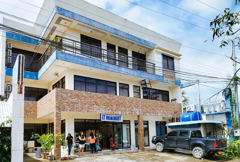 RedDoorz @ La Trinidad Pension House Aklan - Image 1