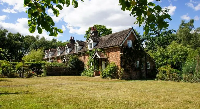 Beeches Cottage - Beautiful Garden - Parking - Image 1