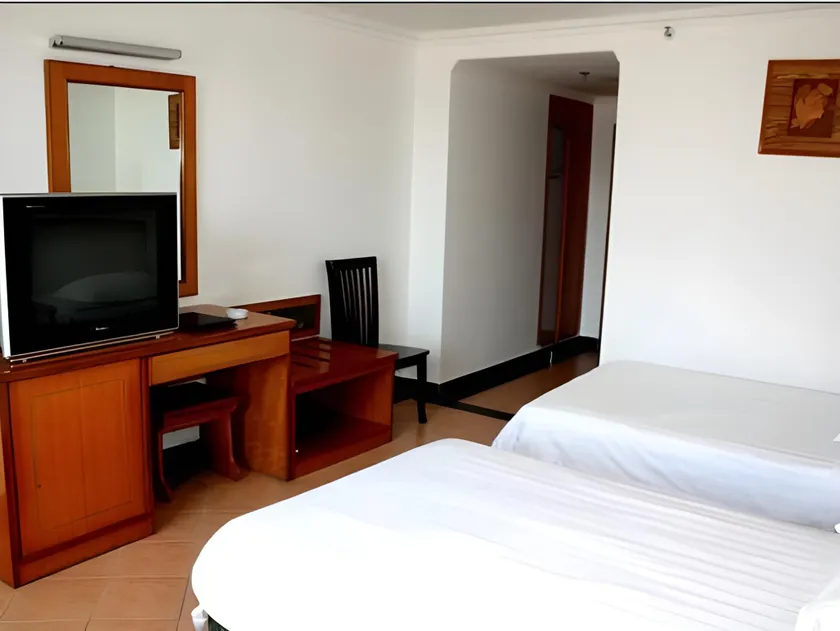 Yintian Holiday Hotel - Image 1