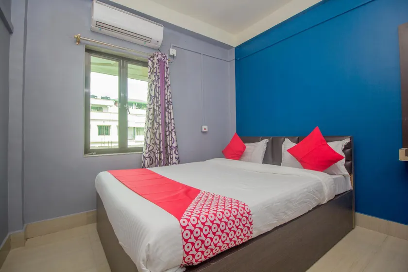 OYO 37489 Hotel Arya International - Image 1