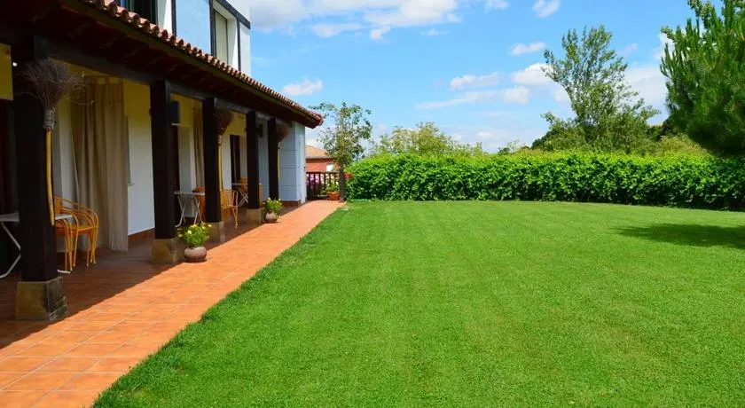 Apartamentos La Peinada - Image 1