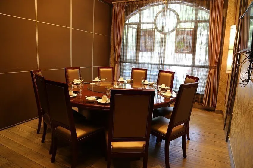Xinjin Jinhui Hotel - Image 1