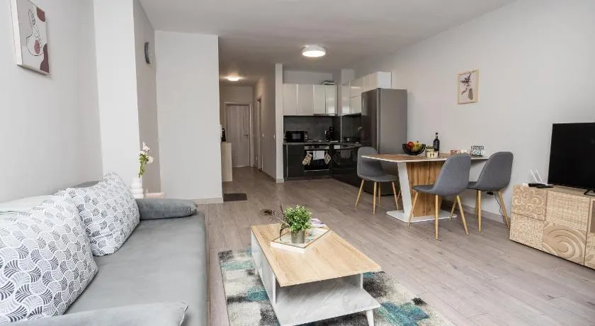 Free Parking Modern 1BR Comfort in Oborishte - Image 1