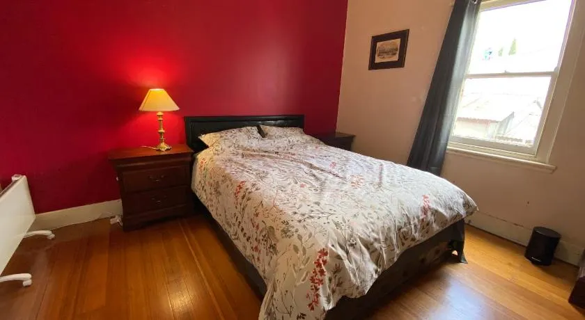 3 Bedroom Unit in the Heart of Beautiful Northcote - Image 1