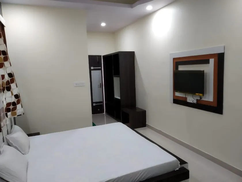 Hotel Shree Hari - Image 1