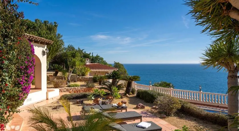 Villa Blue Sea by Abahana Villas - Image 1