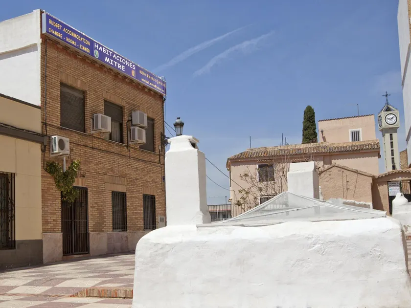 Hostal Mitre Paterna - Image 1