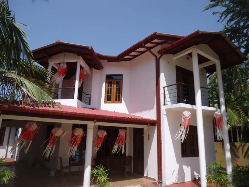 Seven Flowers Hotel - Image 1