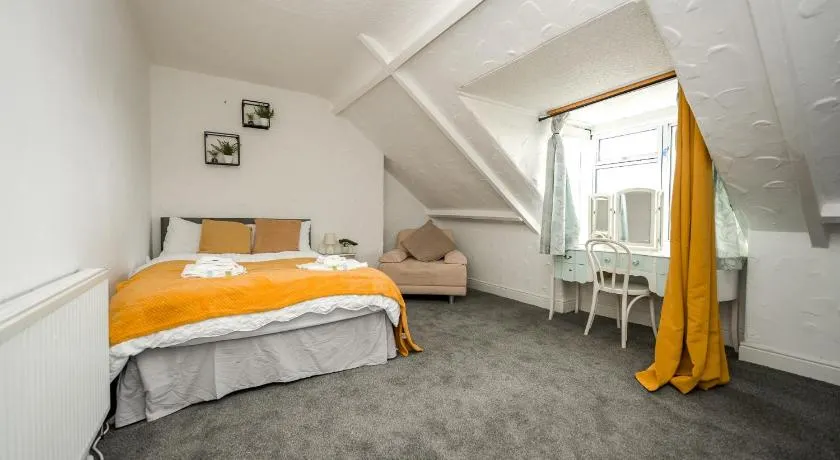 Apt - Sleeps 10 - Parking - Ideal for Contractors - Image 1