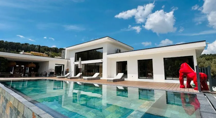 Maison entièrement équipée avec barbecue, terrasse et piscine privée | Vue jardin | Adaptée au travail à distance | Avec animaux bienvenus - Image 1