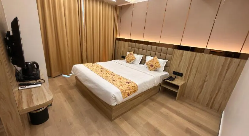 Hotel Radhe - Image 1