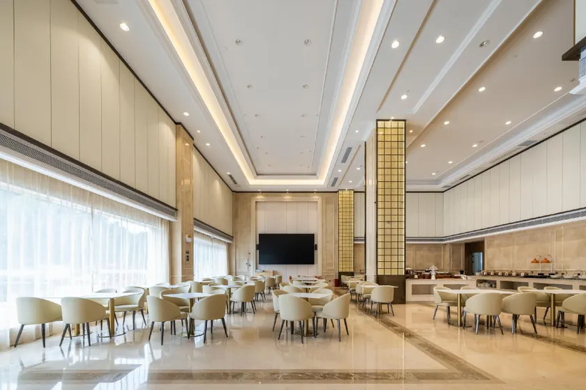 Atour X Hotel Shenzhen Baoan Airport Aviation City - Image 1