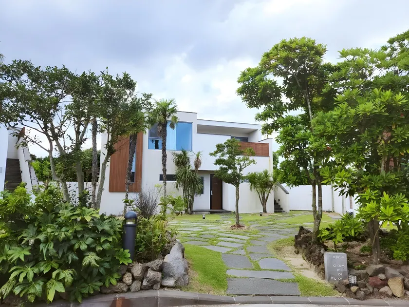 Seogwipo Smart Pool Villa - Image 1
