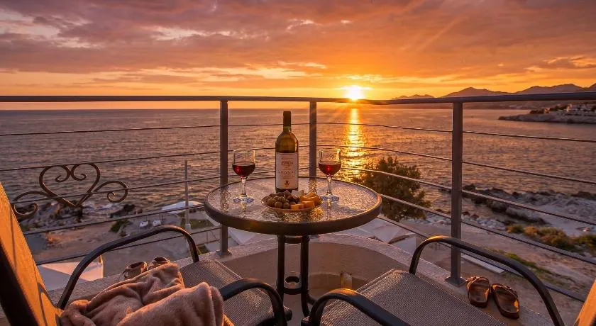 Open Sea Apartments - Image 1