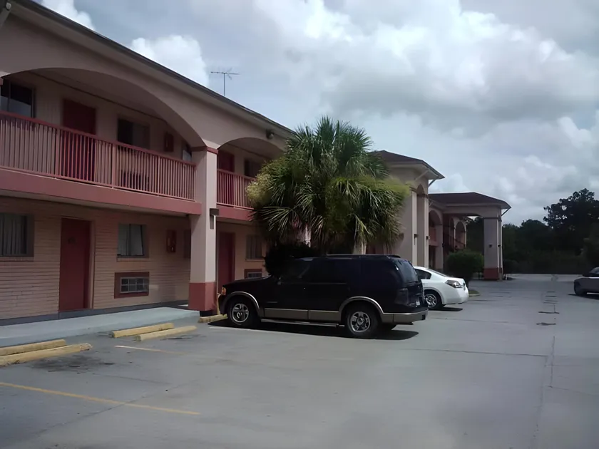 Relax Inn & Suites - Image 1
