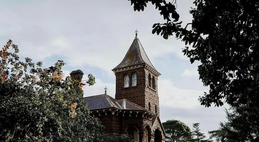 Chateau Kolor Homestead & Gardens - Image 1