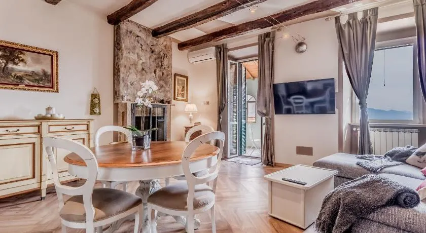 Country Chic House - Image 1