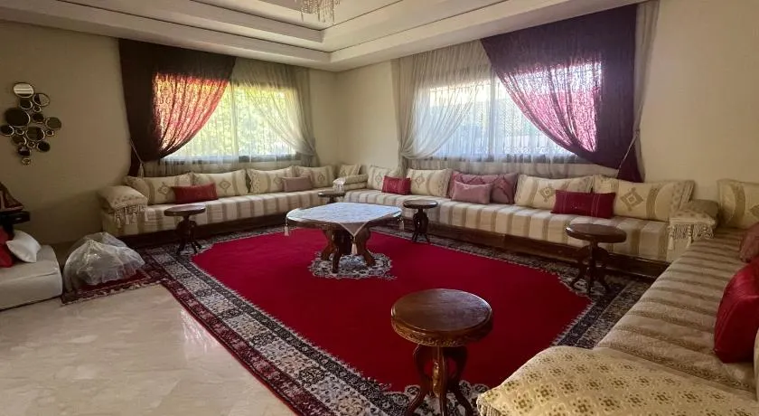 Marrakech le joyau villa piscine privée jardin - Image 1