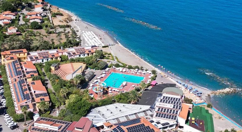 Pet Friendly Home In Piraino - Image 1