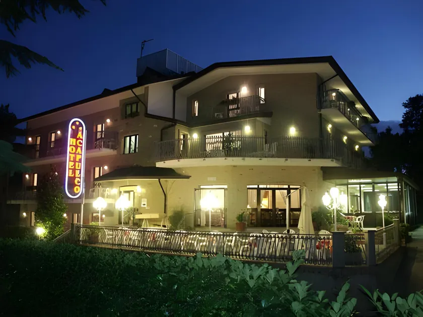 Hotel Acapulco - Image 1