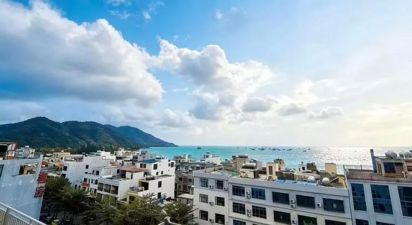 Jinye Sea View Apartment - Image 1